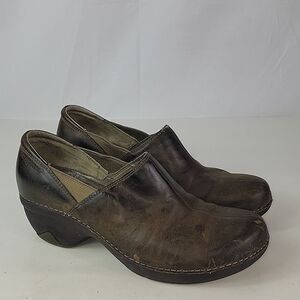 Patagonia Better Expresso Brown Leather Slip On Women's Clogs